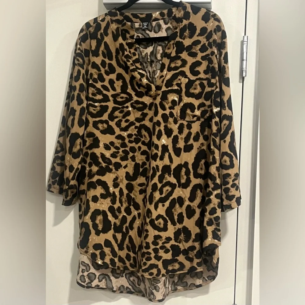 Plus SHEIN Leopard Blouse - Picture 4 of 7